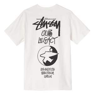 Säljer den slutsålda OL SURFMAN PIG. DYED TEE från Our Legacy x Stüssy samarbetet. T-shirten är i size S, lite oversized och sjävklart oanvänd. Kvitto finns. 🤍Bud från 500 kr🤍
