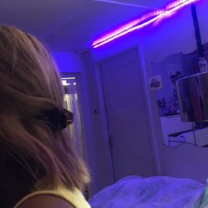 Hårklämma - Både svart och brun hårklämma! Snygga och najs att ha! Har så många så dessa används inte! Då jag har 2 extra som jag redan använder av dessa😍 Kan frakta men köpare står för frakten (kostar ca 11kr) ❤️ 1 klämma för 15 båda för 25kr! 