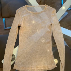 See thru glittrig tröja 😍 - Säljer