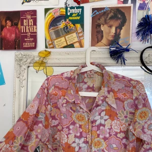 Supergullig skjorta  - Frakt: 66kr💞💞 hör av dig om du är intresserad 💞