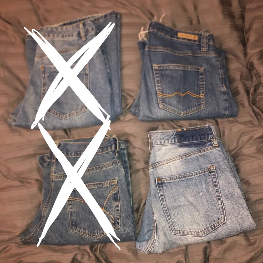 Två par mom jeans kvar. Om du köper 2 st blir det 140kr inklusive frakt och spårbart paket! ❤️. Jeans & Byxor.