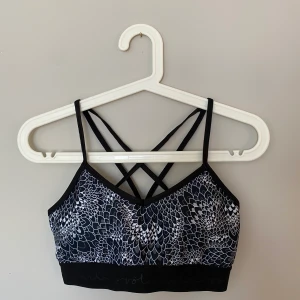  Röhnisch top - Top från röhnish, aldrig använd