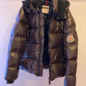 Moncler Himalaya Size5 - 8/10 skick