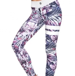 Stronger  - Stronger träningstights i modellen Aloha, slutsålda på hemsidan. Aldrig använda bara testade. Storlek XS. Kontakta för mer information och bilder. Köpare står för frakt