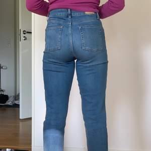 Jeans från BDG Urban outfitters. Säljer pga för stora för mig. 