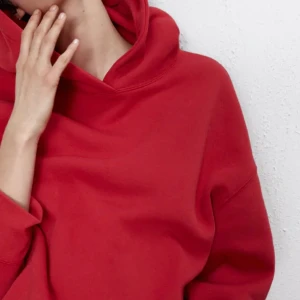 Zara hoodie - En basic röd zara hoodie, super skön men kommer bara inte till användning längre!🧡🧡