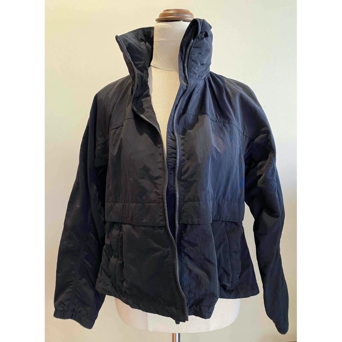 Lululemon regntät lättviktsjacka  - 91