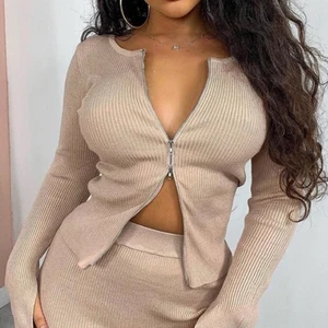 Snygg topp - Den e i storlek S och finns även i svart 