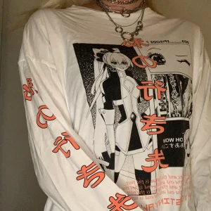 Tröja med tryck - Superfin tröja med coolt tryck❤️🖤 nästan aldrig använd!