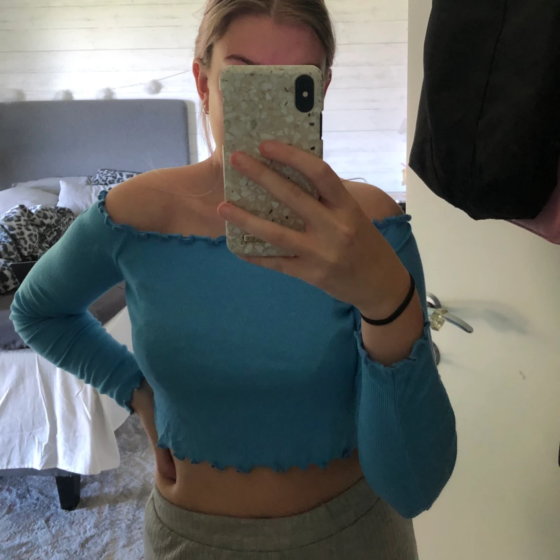 Off shoulder tröja från BIKBOK - 90