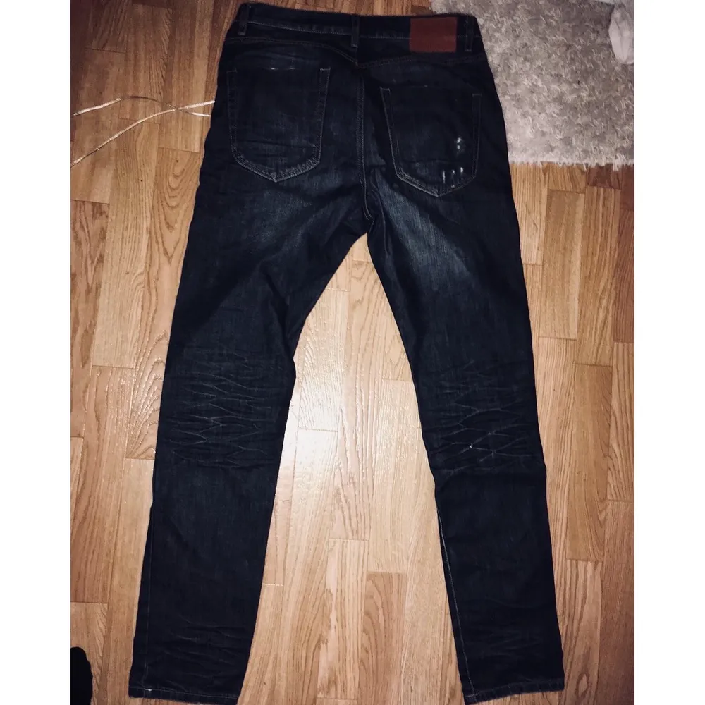 Bondelid jeans str 33/34 i ny skick (endast använda 1 gång).  Kolla gärna in mina andra inlägg, Vi intresse av fler varor så fixar jag ett bra paketpris!. Jeans & Byxor.