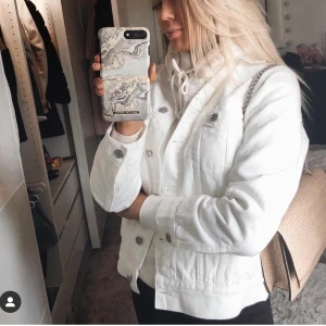 Ideal Of Sweden skal - Ett iphone 8 plus skal från Ideal Of Sweden. Nypris: 299