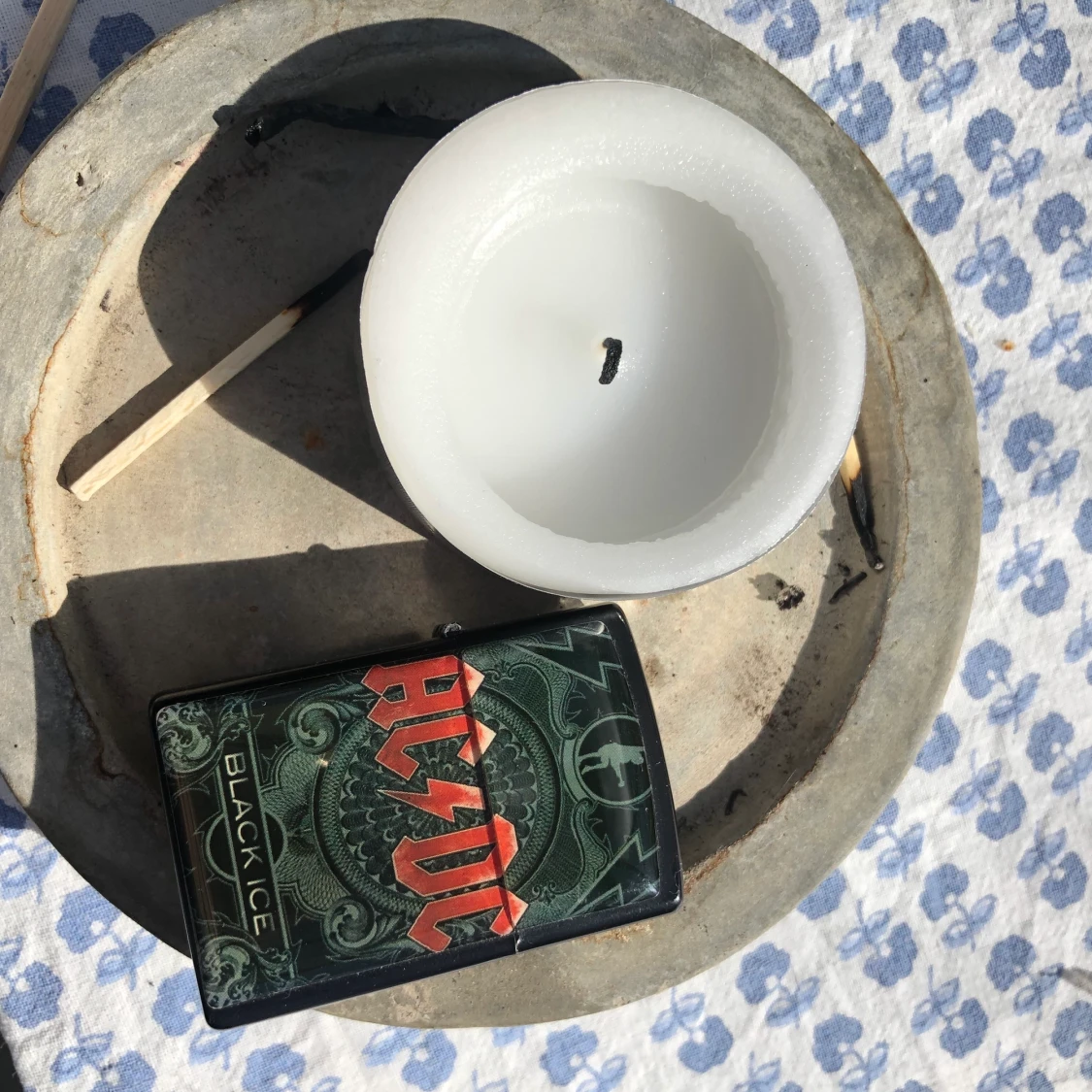 Acdc zippo