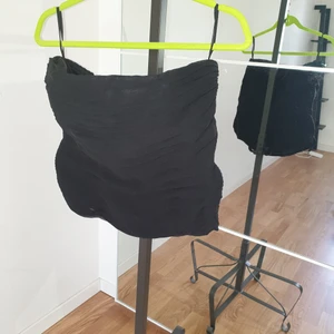 Fest topp/korsett - Svart Plisserad svart korsett topp