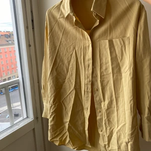 Weekday oversize skjorta  - Kan frakta! 