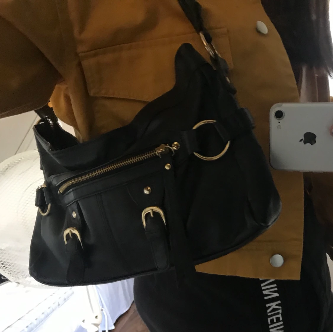 Svart handväska  - 90