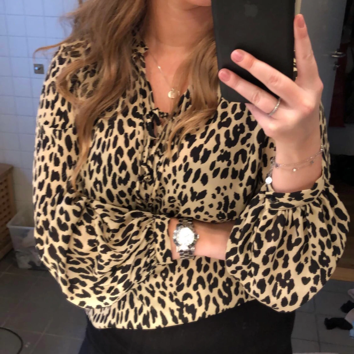 Leoblus från Ginatricot storlek 38 - 90