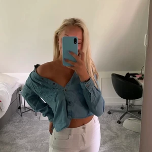 Skjorta från zara  - Säljer denna blåa skjortan från zara i storlek S (lånade bilder)