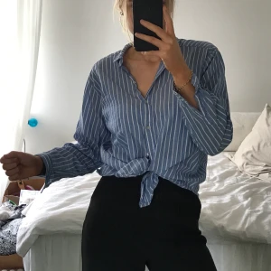 Randig skjorta  - Superhärlig randig skjorta som tyvärr inte kommer till användning!