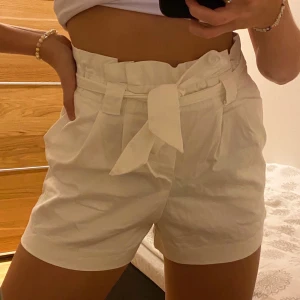 Shorts - Säljer mina fina shorts från zara i storlek S. Hör av er om ni är intresserade💕