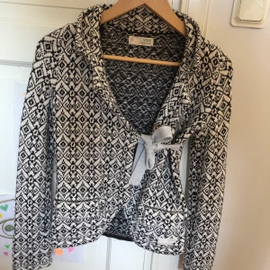 Odd Molly kofta - Säljer en klassisk odd Molly kofta som passar till allt!!! 10/10 skick, aldrig använd. 