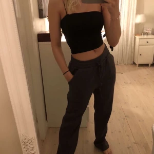 LXA Mjukisbyxor  - INTEESSEKOLL! Funderar på att sälja mina mjukisbyxor från Linn Ahlborgs kollektion. Storlek S, men skulle passa en M. Har bara testat dom! Kan mötas upp i Stockholm eller frakta! Nypris: 600kr. Buda i kommentarsfältet🦋🦋