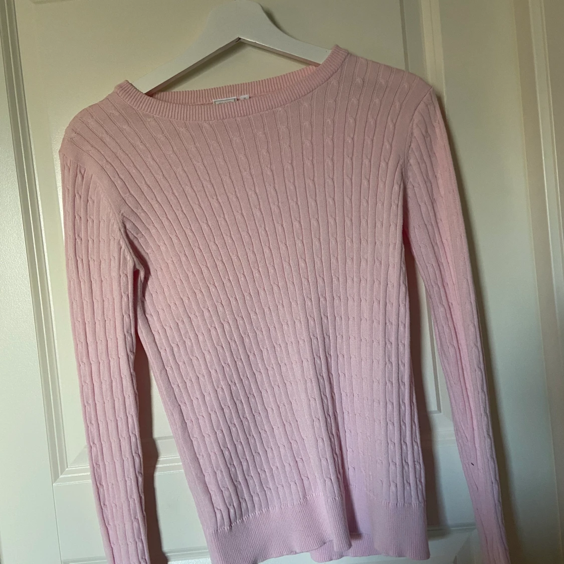 Rosa kabelstickad tröja strl S