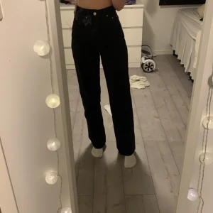 Vida Jeans strl 34 - Nästan helt oanvända jeans från nakd 250kr + frakt