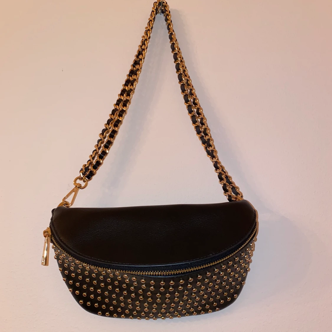Cool väska med nitar - 90
