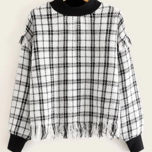 Stickad tröja!  - En stickad tröja från SHEIN! Säljer för att den inte kommer till användning. Mycket snygg 🤩 frakt tillkommer! Som ny! 