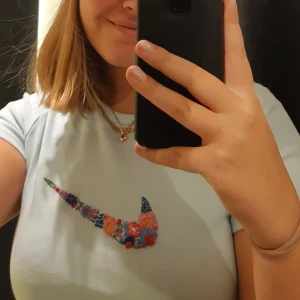 Nike broderi - Broderar och säljer t-shirts. Skriv om du har intresse! :)