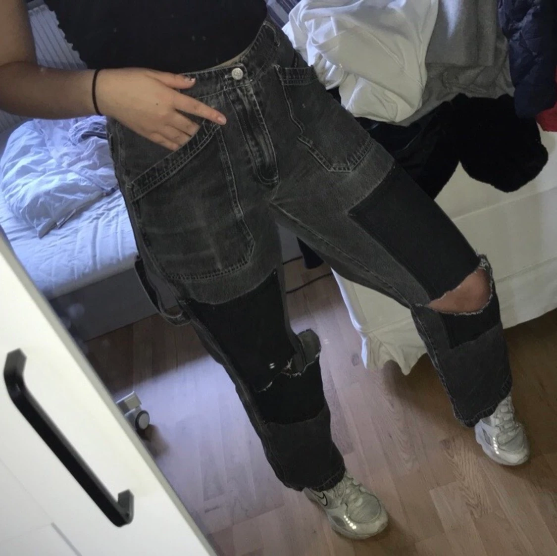 Supercoola mörkgråa jeans