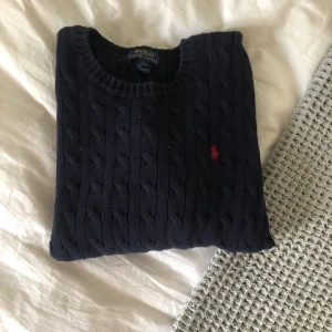 Ralph lauren tröja - Kabelstickad tröja från Ralph lauren, fint skick!