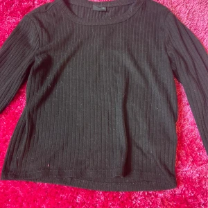 svart tröja - svart tröja ifrån gina tricot