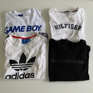 4-pack - Ett pack med 4 stycket basic men samtidigt snygga t-shirts som är enkla att styla upp!!!😍😍😍 Hilfiger i storlek S, GAMER BOY( hm) storlek XS men passar S då de är en killtröja!! Calvin Klein storlek M passar S!!❤️och ADIDAS i storlek 38💞🥰