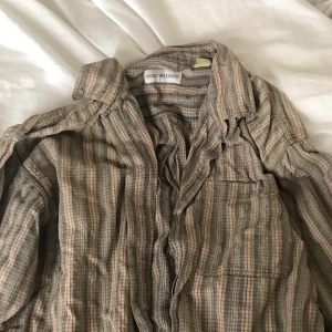 Skjorta - oversized skjorta köpt secondhand. storlek L/M 