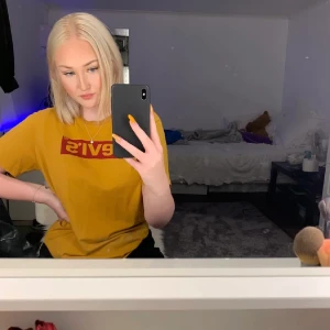 Levis t-shirt - Levis t-shirt i oversized modell. Frakt 44 kr. 