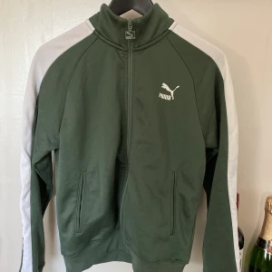 Puma träningströja - Grön träningströja från Puma, storlek XS men passar absolut S