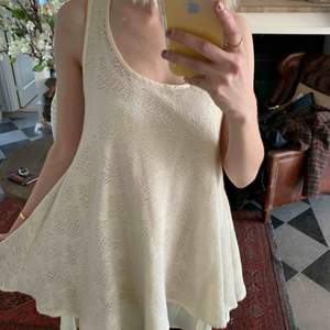 White spring dress, very light and flirty. 30 kr  Size S