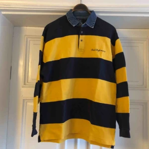  - Peak Performance från 90-talet. Trevligt skick. Kan hämtas i Uppsala eller skickas mot fraktkostnad. 