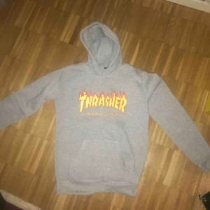  - Superskön hoodie i strl s, säljer p g a att jag inte har användning för den.  Möts helst upp! 