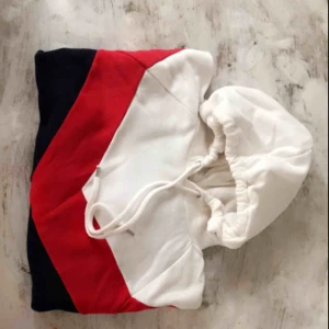  - Supermysig hoodie från monki🌻 Knappt använd