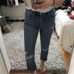  - Högmidjade, flera knappar ”istället” för gylf 