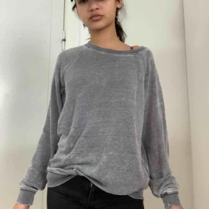  - 👅oversized tunn tröja från american eagle👅 🖤Köparen betalar för frakten🖤 💡Kan mötas Lund-Malmö💡 👹Högsta bud får plagget👹