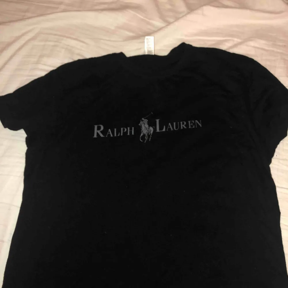 Ralph lauren kopia. Passar både herr & dam. . T-shirts.