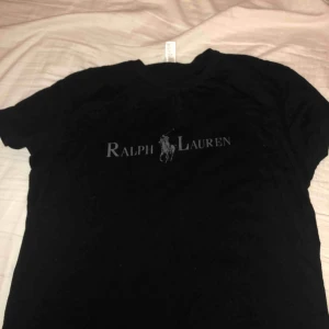  - Ralph lauren kopia. Passar både herr & dam. 