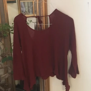  - Från Mango. Använd en gång  öppen rygg och "uppklippt" design.  