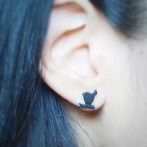  - nya örhängen material : rodium, nickel 