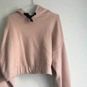  - mysig tjocktröja! Är som en magtröja i längden! 