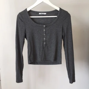  - Långärmad croptop. 3för2 på alla mina toppar! :)
